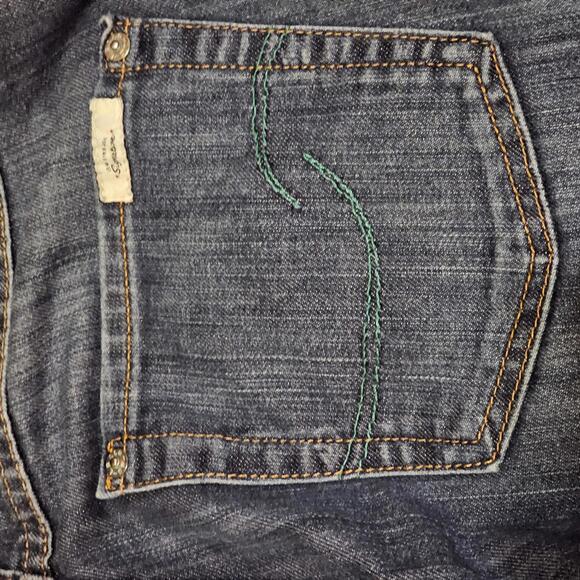 Signature by Levi Strauss Straight Slim Fit Ripped Jeans - Picture 10 of 10